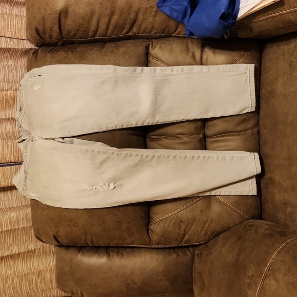 Elle Distressed Skinny Jeans - Picture 2 of 6